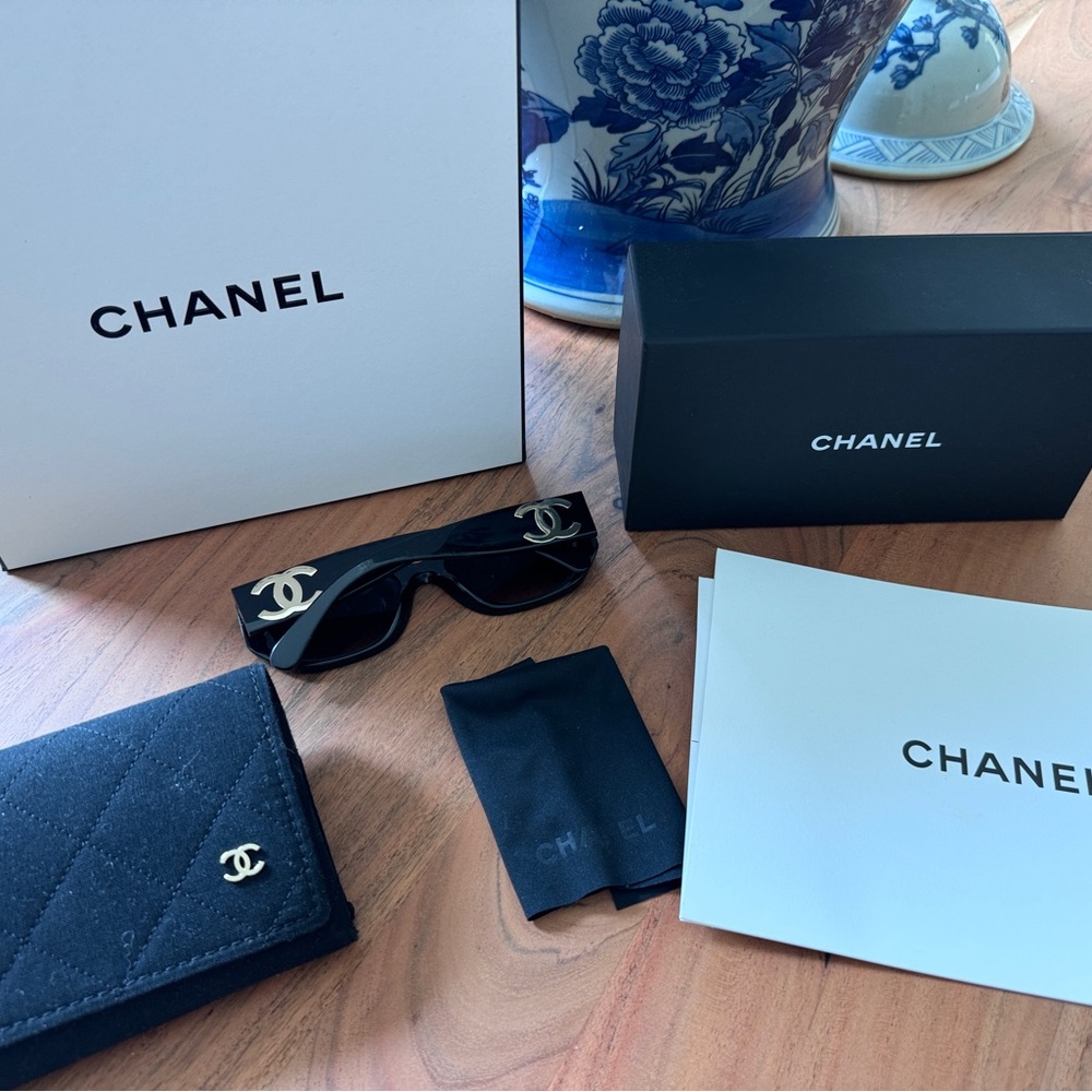 Chanel RECTANGLE SUNGLASSES